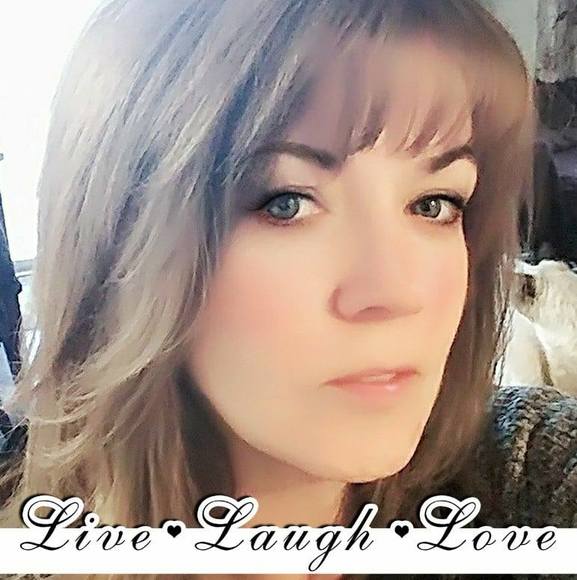 Meet your Posher, Christine - Picture 1 of 1